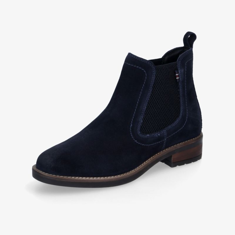 Eleganter Veloursleder-Schuh mit elastischen Einsätzen und praktischer Schlaufe, robust und komfortabel