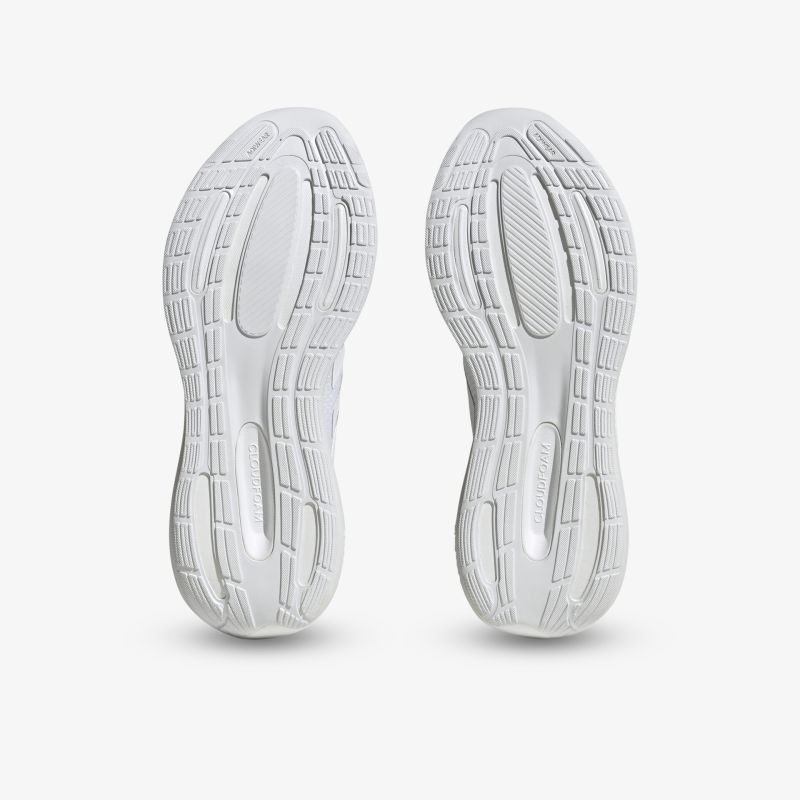 Rutschfeste und langlebige Schuhsohlen für verbesserten Komfort und optimalen Halt beim Gehen.