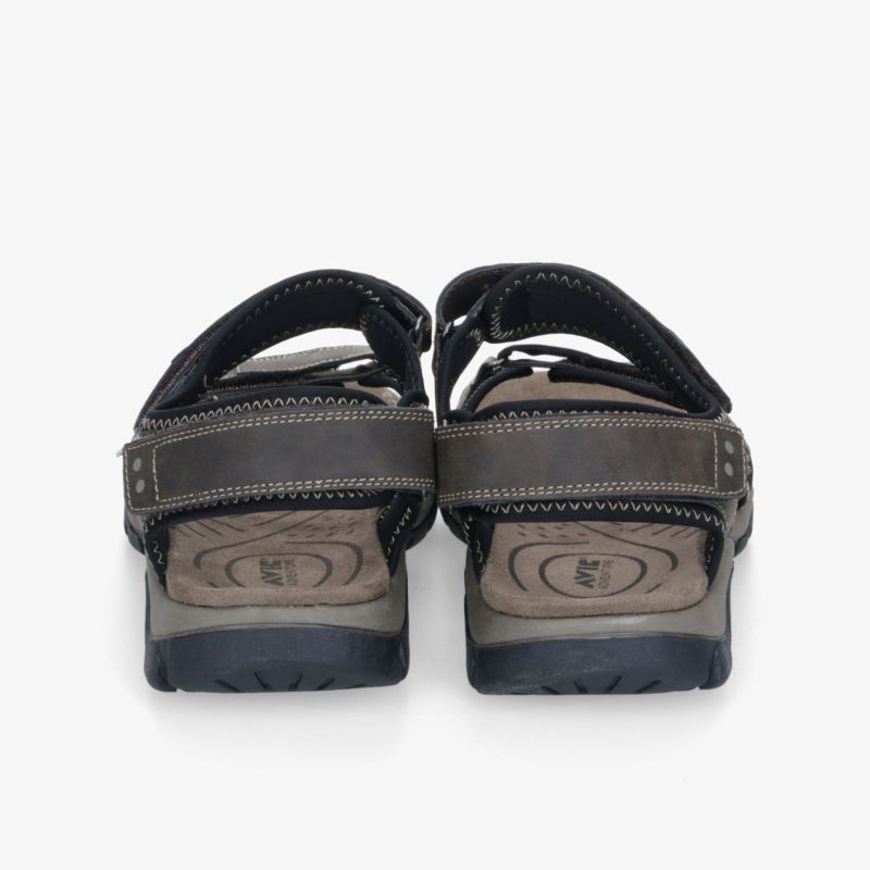 Rückansicht von robusten Outdoor-Sandalen mit verstellbaren Riemen und rutschfester Sohle