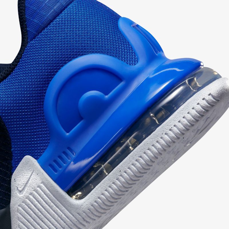 Blaue Schuhe mit komfortabler Dämpfung und dynamischem Design für optimale Leistung.