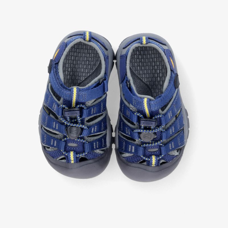 Blaue Sandalen, luftiges Design, ideal für Outdoor-Abenteuer, sicherer Halt und strapazierfähiges Material.