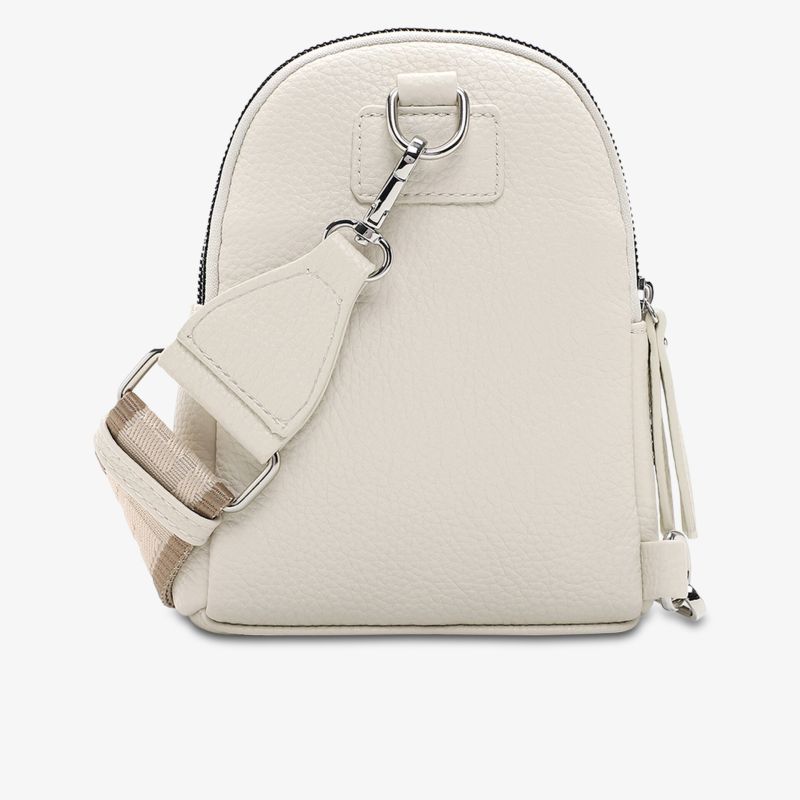 Eleganter Rucksack aus hochwertigem Lederimitat mit verstellbarem Riemen in stilvollem Design.
