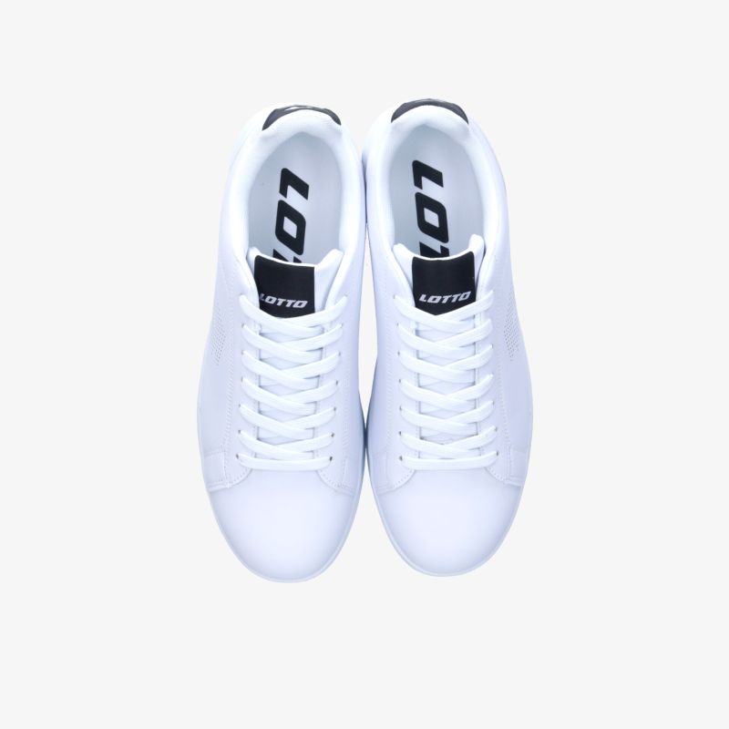Weißes Paar Sneaker in Draufsicht, modernes und bequemes Design für vielseitige Nutzung