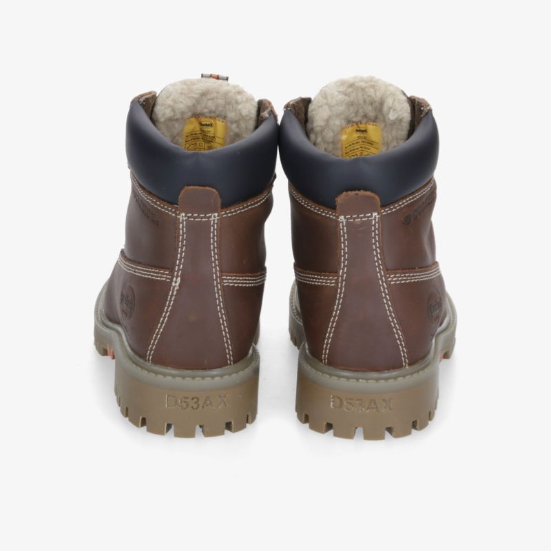 Hochwertige braune Winterstiefel mit weichem Innenfutter und rutschfester Sohle für optimalen Komfort.