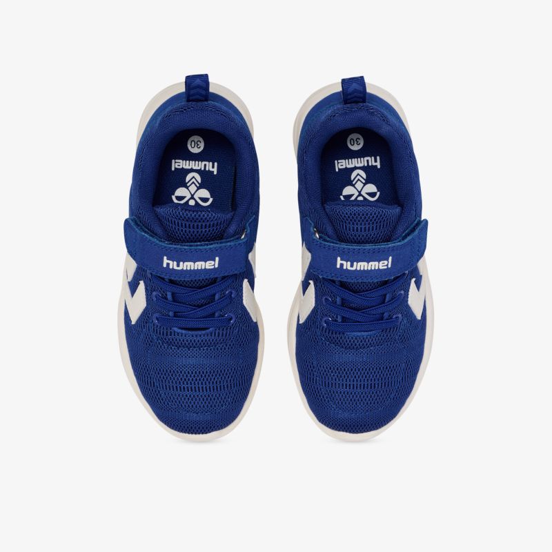 Leichte blaue Sportschuhe mit Klettverschluss und rutschfester Sohle, bequem und flexibel für aktive Nutzung