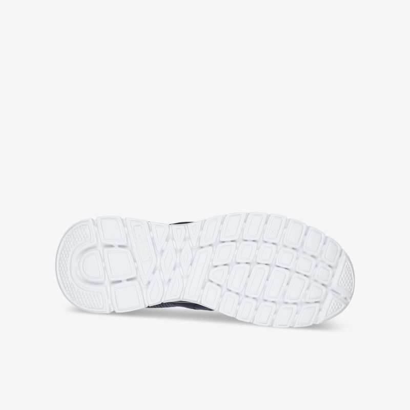 Rutschfeste Schuhsohle mit langlebigem und flexiblen Design, ideal für sportliche Aktivitäten.