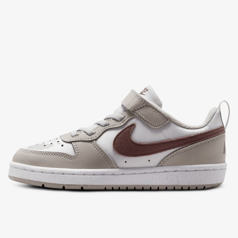 Moderner Schuh in beige und braun mit schnürlosem Design für optimalen Komfort und Alltagstauglichkeit.