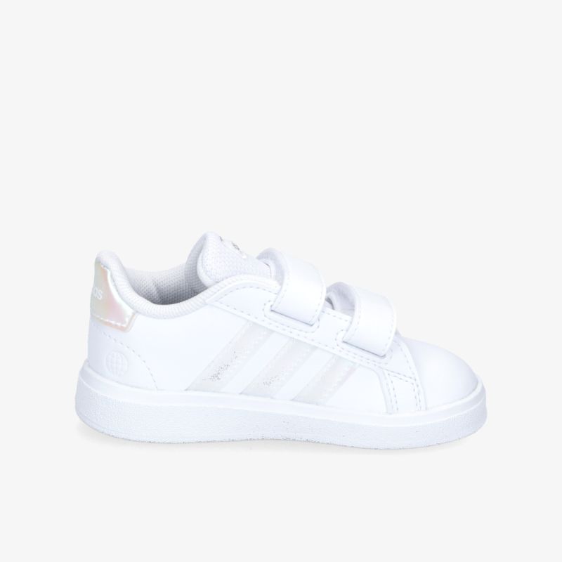 Moderner weißer Sneaker mit Klettverschluss, ideal für leichten Tragekomfort und Alltag. Schick und funktional.