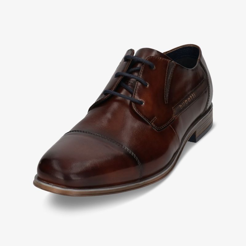 Eleganter brauner Lederschuh mit Schnürung, ideal für formelle Anlässe oder Business-Outfits.