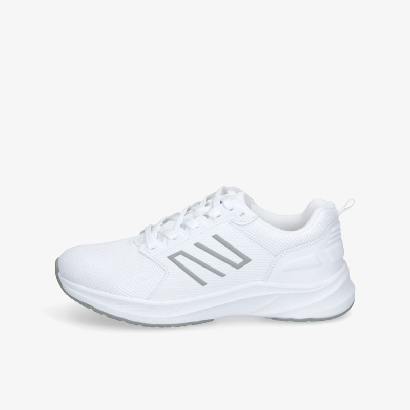 Weißer Sportschuh mit flexiblem, rutschfestem Profil und bequemer Passform für sportliche Aktivitäten