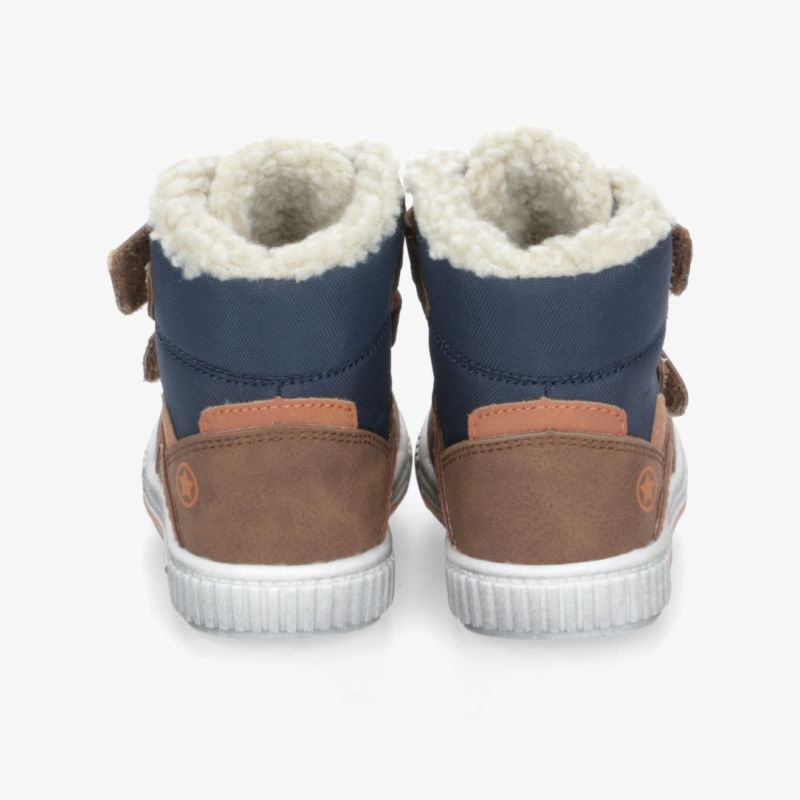 Robuste Winterstiefel mit warmem Innenfutter, rutschfester Sohle und strapazierfähigem Design von hinten