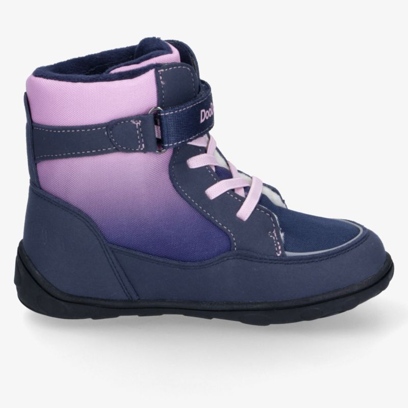Wetterfester Stiefel in Blau-Violett mit Klettverschluss und robuster Sohle für sicheren Halt unterwegs