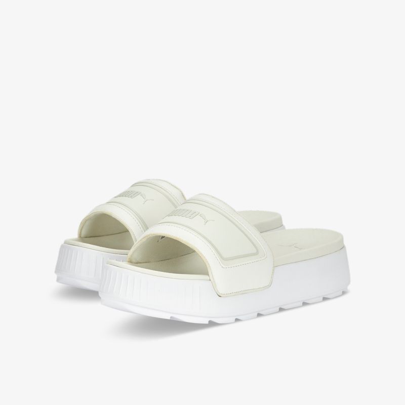Elegante weiße Slides mit gepolstertem Band, ideal für bequemen und stilvollen Alltag.