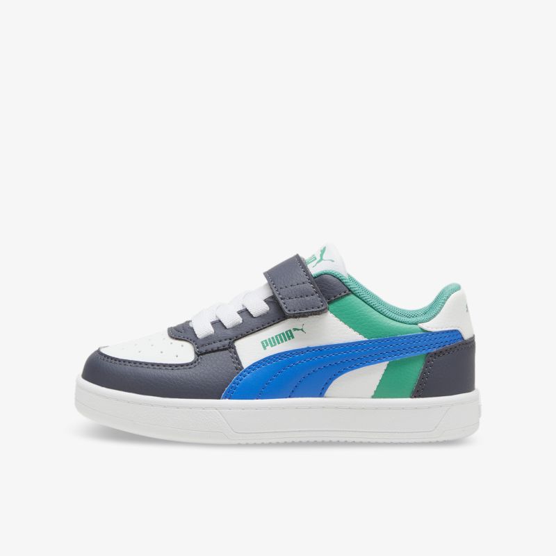 Moderner Sportschuh mit seitlicher Ansicht, kombiniert blau, weiß und grün, mit robustem Sohlenprofil und Klettverschluss