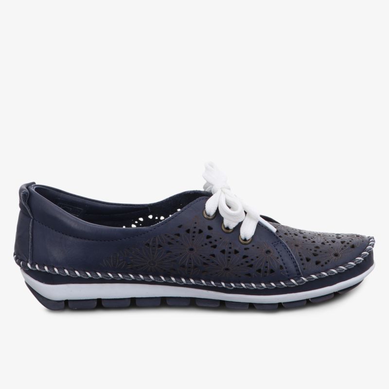 Modischer Schuh mit bequemer Passform und atmungsaktivem Design für vielseitigen Einsatz.