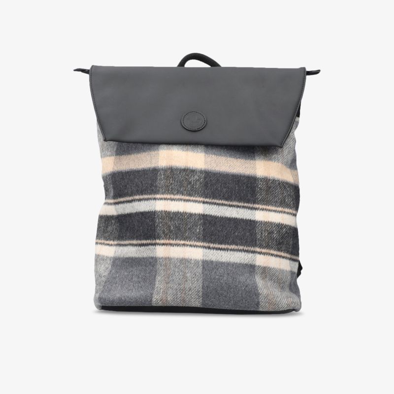Kariertes Design, stilvoller Rucksack mit grauem Verschluss, ideal für Alltag und Reisen