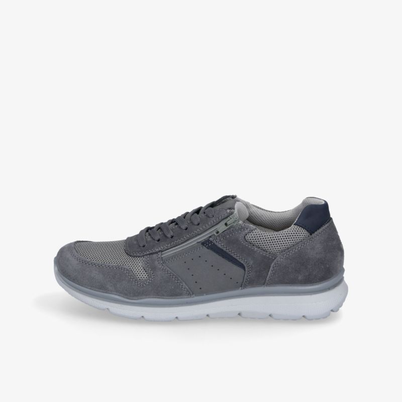leichter grauer Sneaker mit atmungsaktivem Material und rutschfester, flexibler Sohle seitliche Ansicht