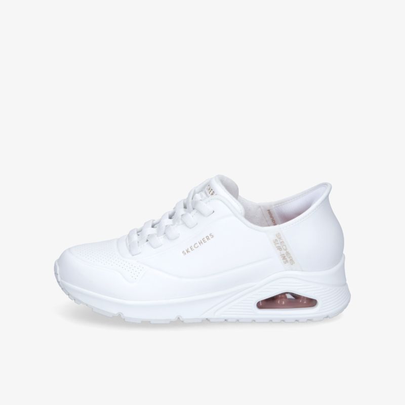 Leichter weißer Sneaker mit atmungsaktivem Material und stabiler rutschfester Sohle, ideal für sportlichen Komfort