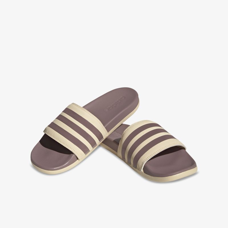 Komfortable und stilvolle Sandalen mit rutschfester Sohle und gepolstertem Fußbett in klassischem Design.