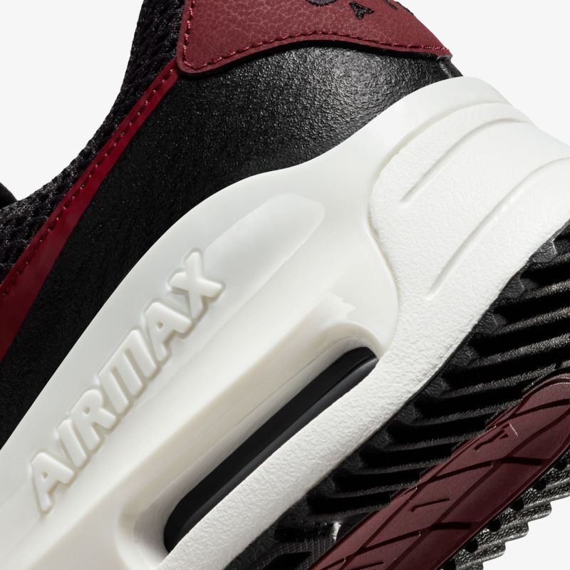 Stilvoller Sportschuh mit hervorragender Dämpfung und Passform, ideal für Sport und Freizeit.