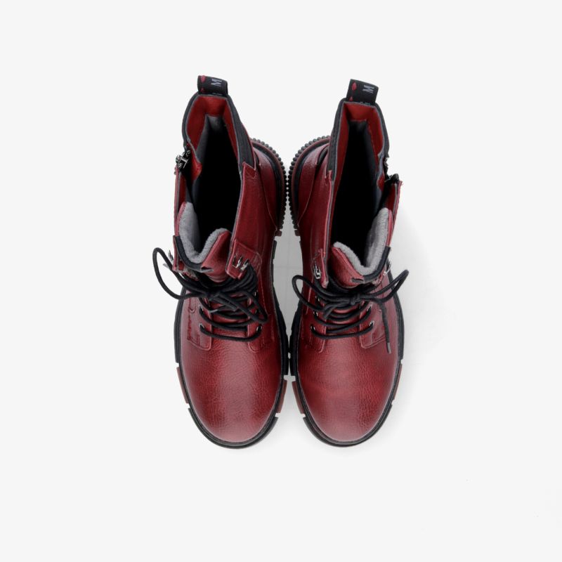 Rote Schnürboots aus robustem Leder, langlebig und komfortabel, moderne und strapazierfähige Schuhe als Paar