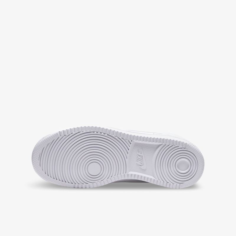 Rutschfeste und langlebige Sohle für optimalen Halt und Komfort beim täglichen Tragen.