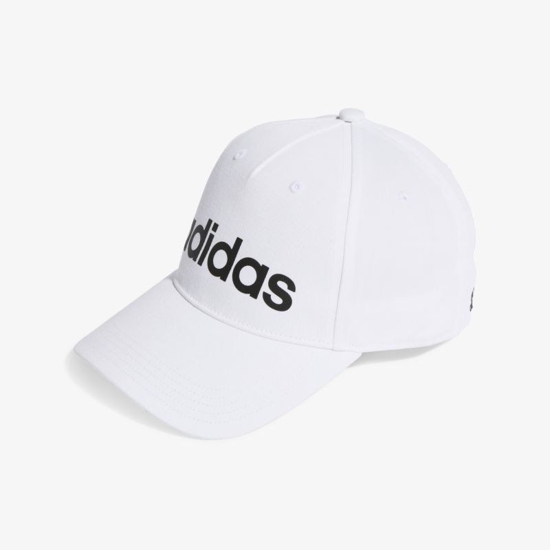 Weiße Baseballcap mit großem Logo auf der Vorderseite, klassisches Design mit gebogenem Schirm.