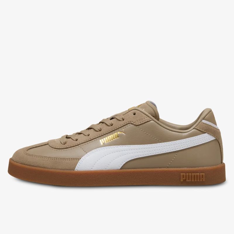 Seitliche Ansicht des bequemen Puma Sneakers mit flacher Gummisohle und modernem Design