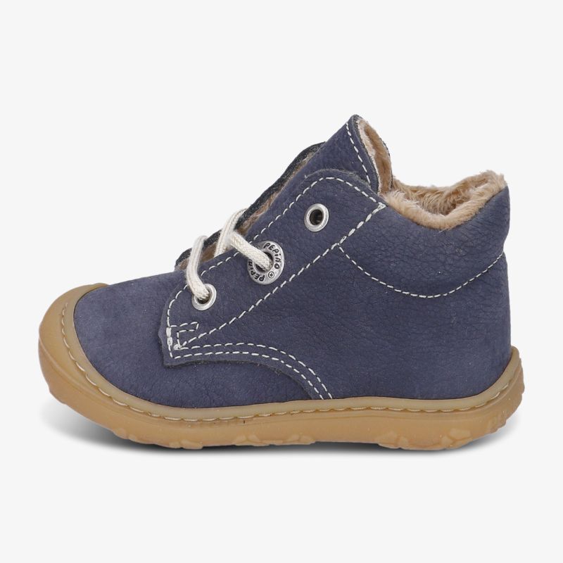 Warmer blauer Kinderschuh aus Leder mit rutschfester Sohle und angenehmem Tragekomfort für kalte Tage.