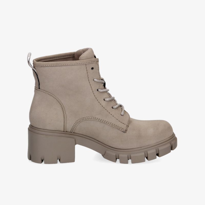 Beige Stiefelette mit robuster Profilsohle und bequemem Blockabsatz. Stilvoller Schnürverschluss.