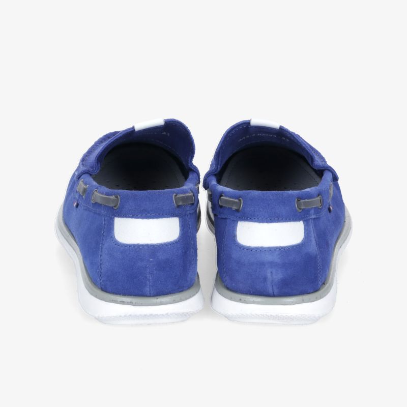 Hochwertige blaue Schuhe mit stilvollem Design und bequemer Passform, ideale Wahl für jeden Anlass.
