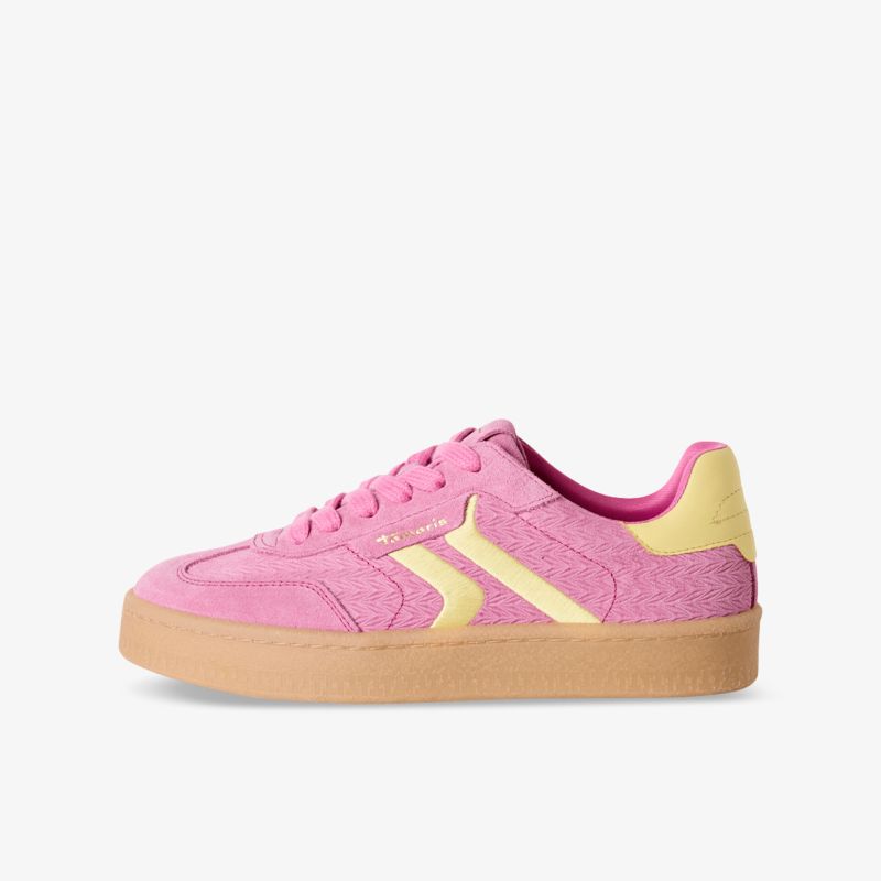 Sportlicher Sneaker in Rosa mit gelben Akzenten und robuster brauner Sohle, bequem und modisch für Alltag