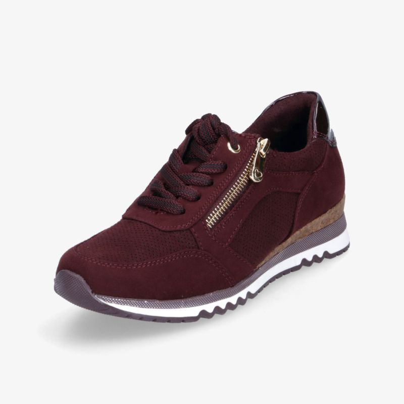 Burgunderroter Sneaker mit Reißverschluss, sportlich und bequem, profilierte Sohle für optimalen Halt