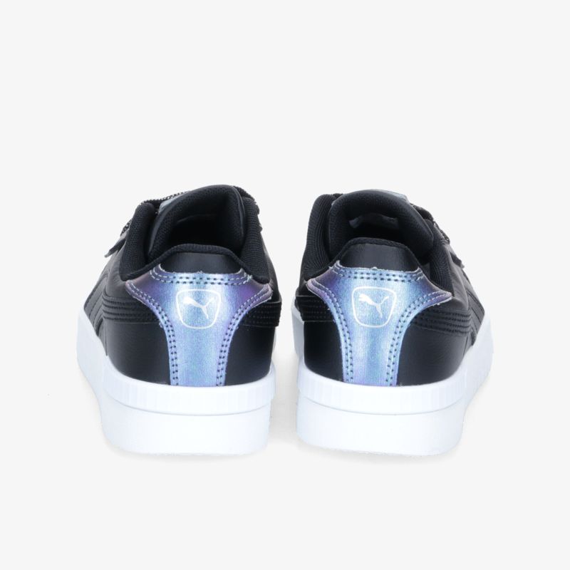 Schwarze Sneaker mit weißer Sohle und glänzenden Details, ideal für einen sportlichen und stilvollen Look.