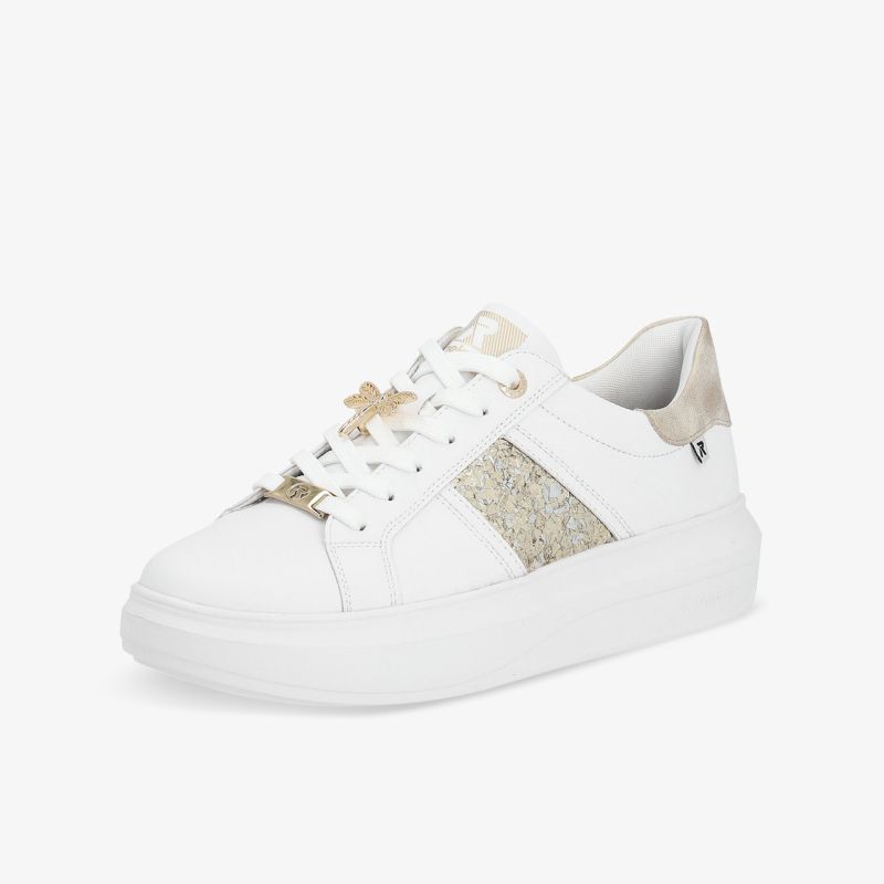 Weißer Sneaker mit glitzernden Details und gepolstertem Einstieg in schräger Frontansicht für hohen Tragekomfort
