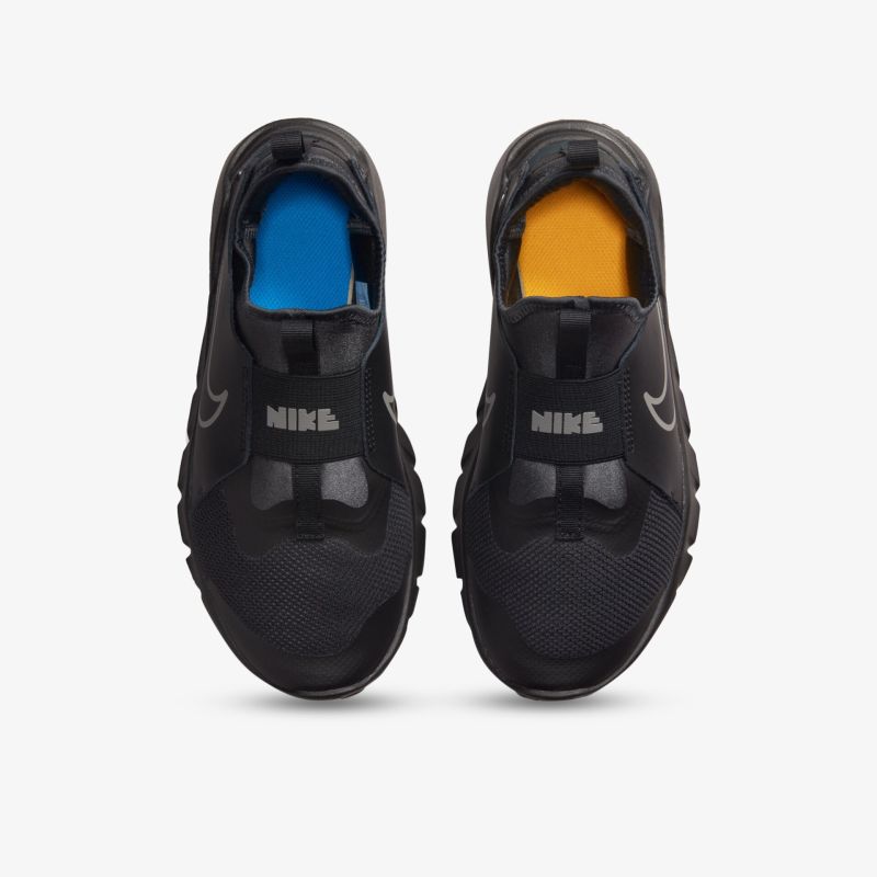 Moderner Sneaker mit farbigen Einlegesohlen und markantem Design, ideal für Alltag und Sport