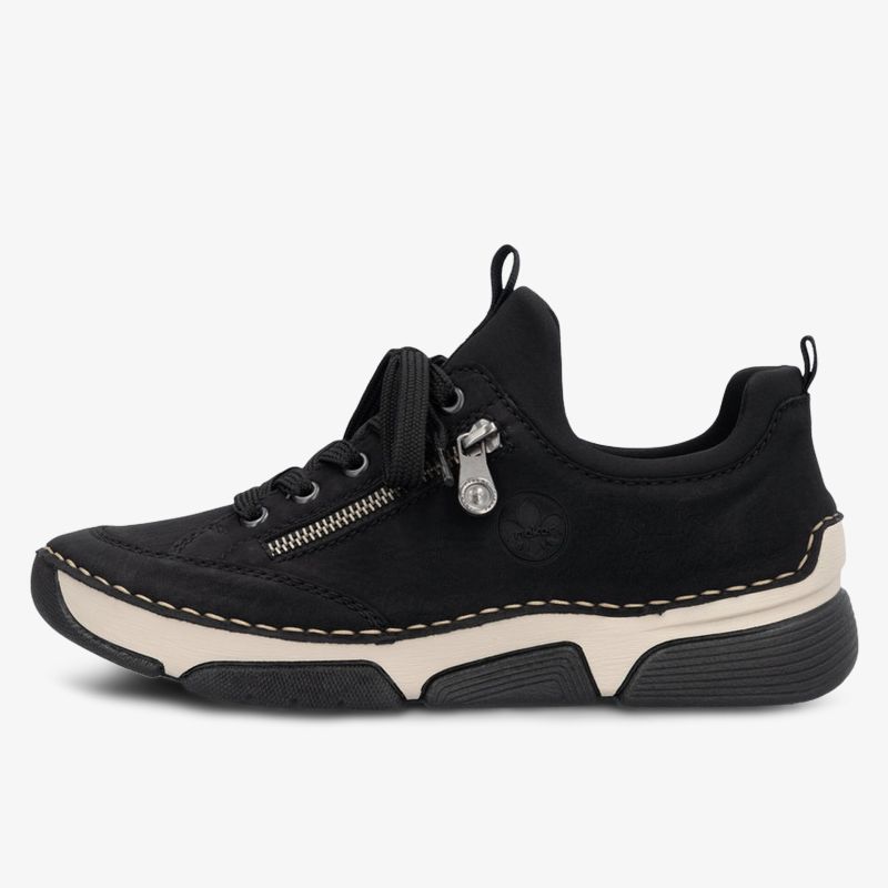 Moderner Sneaker mit weichem Material, bequemer Passform und flexibler Sohle für optimalen Tragekomfort