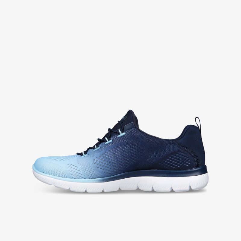 Leichter blauer Sneaker mit flexibler weißer Sohle, atmungsaktivem Material und sportlichem Design seitlich gezeigt