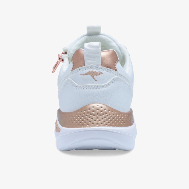 Moderner Sneaker in Weiß mit roségoldfarbenen Details, gepolstertem Innenfutter und rutschfester Sohle, Rückansicht