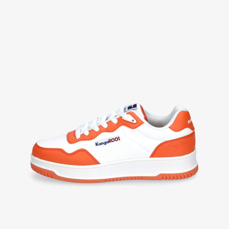 Leichter, sportlicher Sneaker in Weiß und Orange mit rutschfester Sohle, komfortable Passform