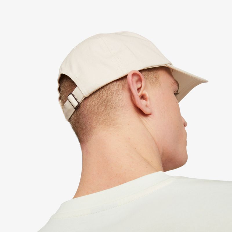 Bequeme, moderne Basecap mit verstellbarem Verschluss für optimalen Sitz und Komfort.