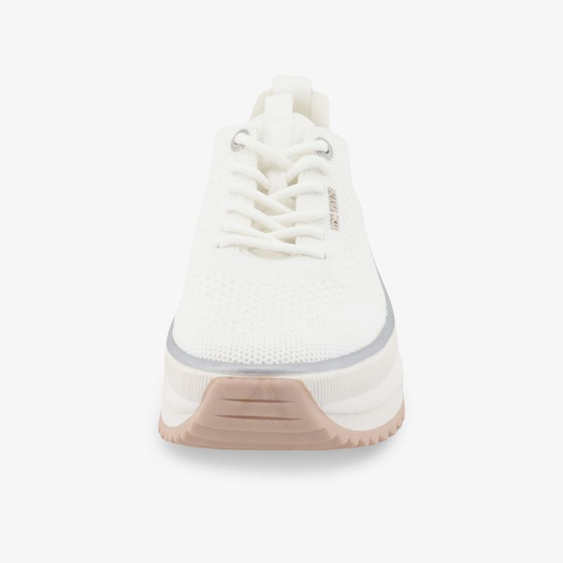 Weißer Sneaker mit atmungsaktivem Material und robuster Sohle, frontale Ansicht für bequemen und modernen Schuh