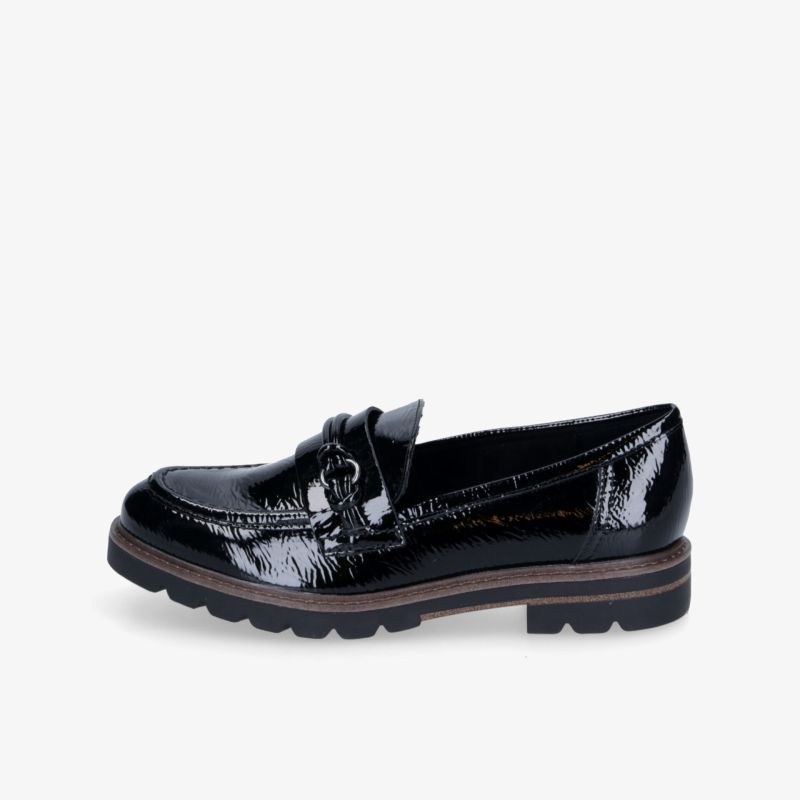 Schwarzer Lack-Loafer mit profilierter, rutschfester Sohle, robust und komfortabel für eleganten Stil