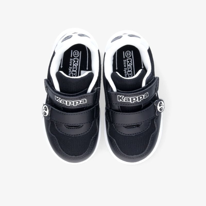 Sportliche schwarze Schuhe mit verstellbarem Klettverschluss und Markenlogo für Komfort und Stil.