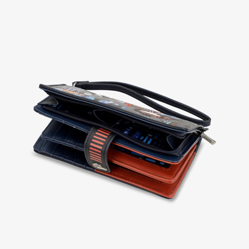 Kompakte Lederbrieftasche mit praktischer Mehrfachaufbewahrung und stilvollen Details für den Alltag.