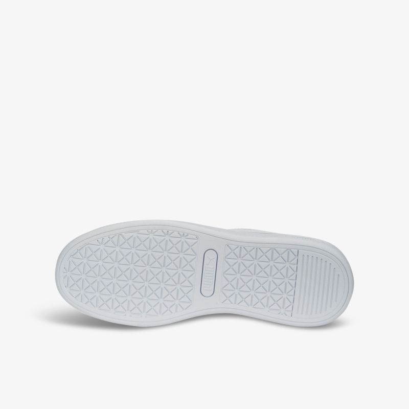 Robuste weiße Gummisohle mit rutschfestem Profil für optimalen Halt und Komfort