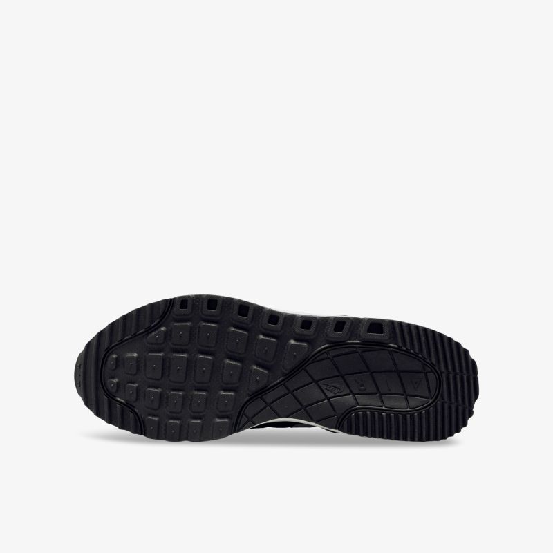 Schwarze Profilsohle für optimalen Halt und Komfort beim Gehen