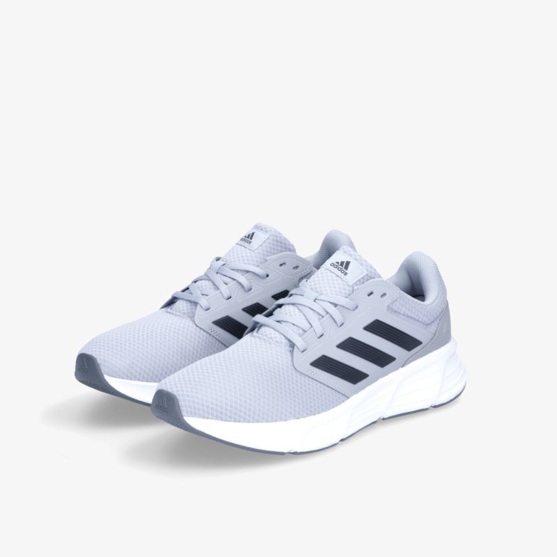 Stylische, leichte Sportschuhe mit atmungsaktivem Mesh-Obermaterial und komfortabler Sohle.