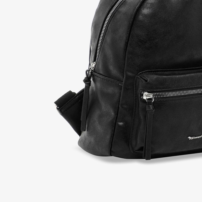 Schwarzer Lederrucksack mit Reißverschlusstaschen, kompakt und stilvoll für den Alltag