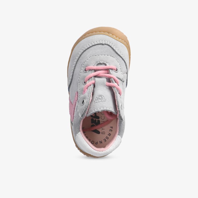 Kinder Sneaker in Grau mit rosa Details, rutschfeste Sohle und bequemer, flexibler Passform für optimalen Tragekomfort